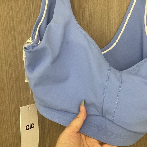 ALO Yoga Women’s Blue Sports Bra Set - Picture 5 of 13